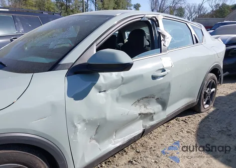 2025 Kia K4 Lxs z USA, uszkodzony, nr VIN 3KPFT4DE9SE032762